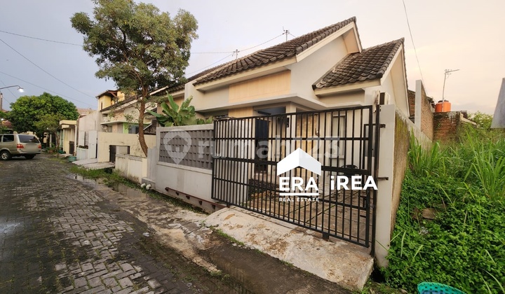 House for Sale in Solo Near Klodran Toll Exit