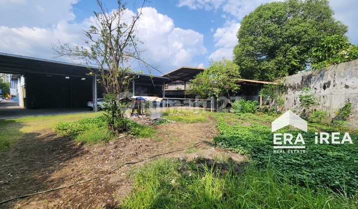 Business Space and House for Sale in Solo Near Purwosari Station