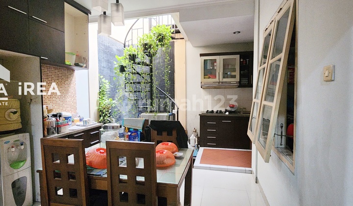 Rumah Bagus 2 Lantai Dekat Superindo Colomadu