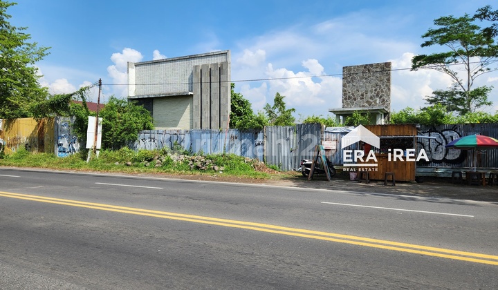 Land for Rent in a Strategic Area on Jl Adi Sucipto, West Solo.