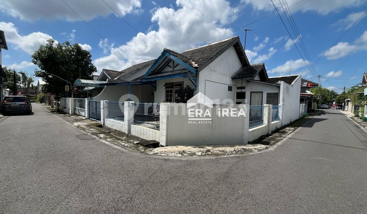 Ready-to-Occupy House for Sale in Solo Banjarsari Near Toll Exit 2