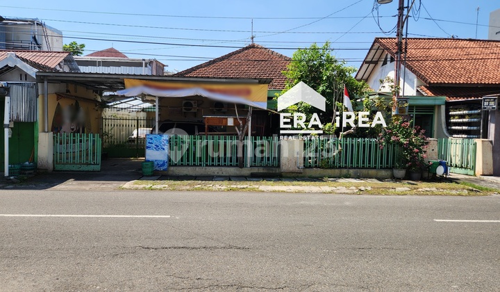 For Sale Well-Maintained Old House in Central Solo Area Near Center Point