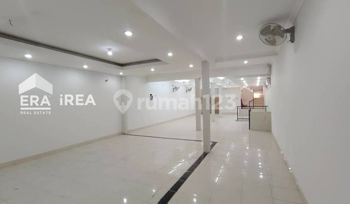 For Sale 3-Story Shop House in Strategic Area, Sidomukti Salatiga