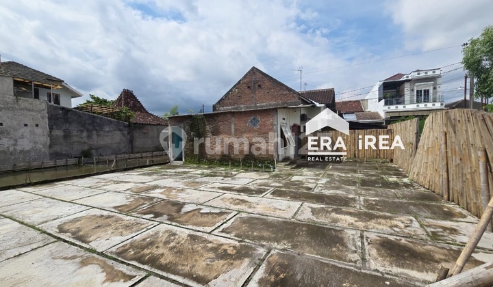 Land for Sale with Building Bonus in Solo, Suitable for Schools