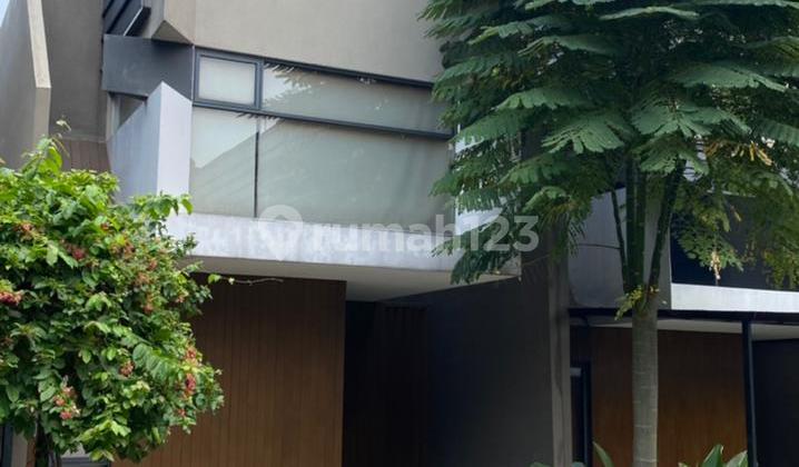 Rumah cantik Jakarta Timur 1