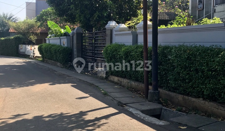 Rumah Tua Hit Tanah Margasatwa Raya 2