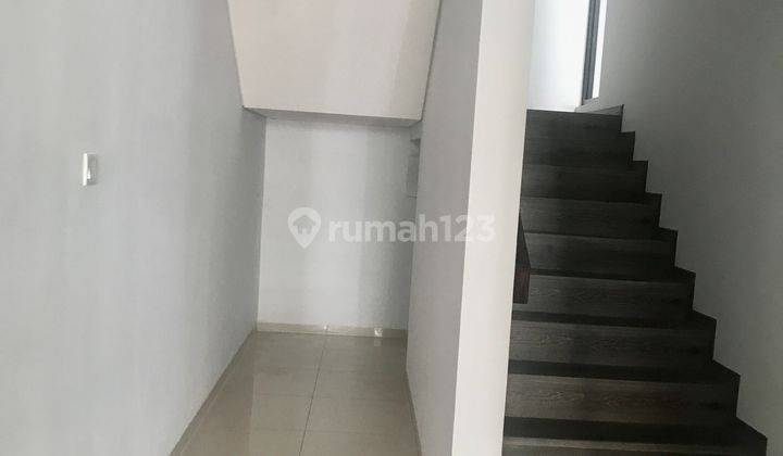 Rumah Baru Sierra 3lantai Asri Nyaman Lengkap Fasilitas  2