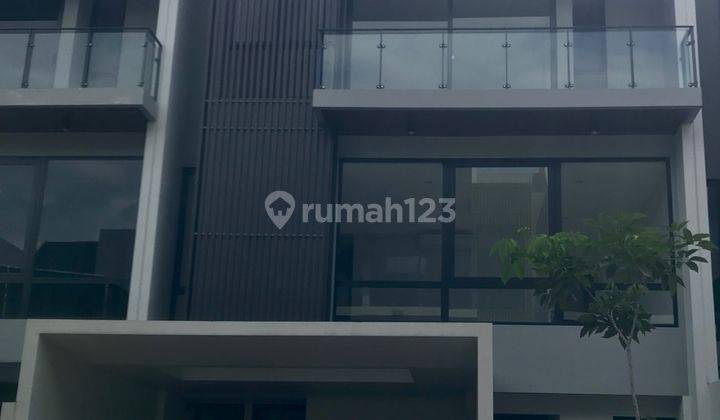 Rumah Baru Sierra 3lantai Asri Nyaman Lengkap Fasilitas  1