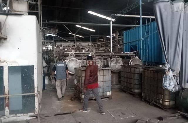 Pabrik Celup Pekalongan. berikut mesin & bak limbah ada.Air cukup.Pabrik siap operasional bisa Take Over.Pabrik dekat Exit tol.Jual cepat segera * 3