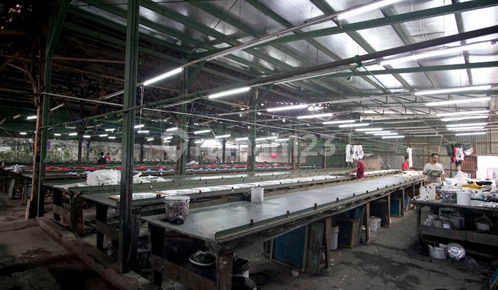 Pabrik Holis* Pabrik Holis*