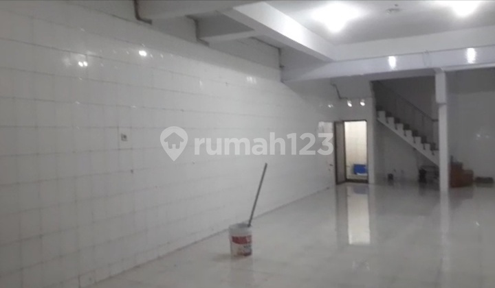 Cheap Sale Ruko on Ranggong Street, Makassar City Center, 3 Floors, SHM 2