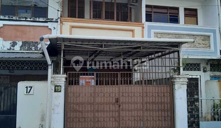 2-Storey Shop House on Jl St Dg Raja, Near Pongtiku, Makassar