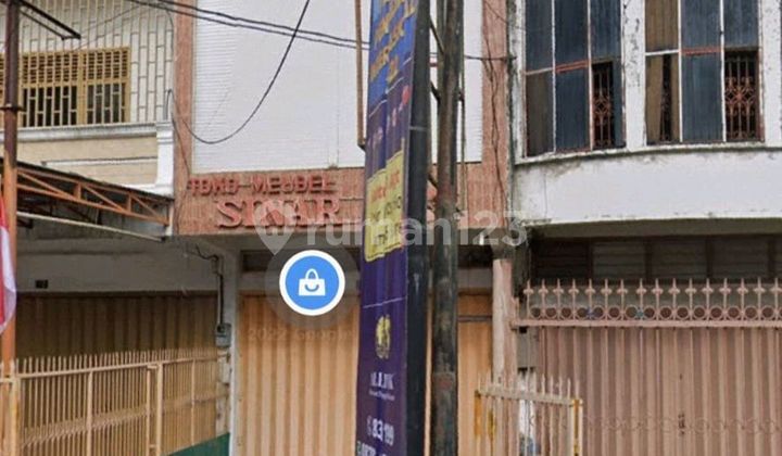 Ready-to-Use 3.5 Story Shophouse on Andalas Street, Makassar 1