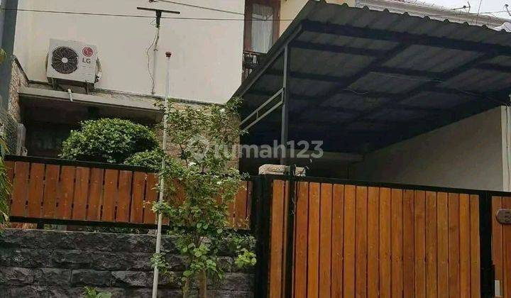 Di jual rumah Cantik Semi Furnished Lokasi Jambangan Kebon Agung Surabaya 1