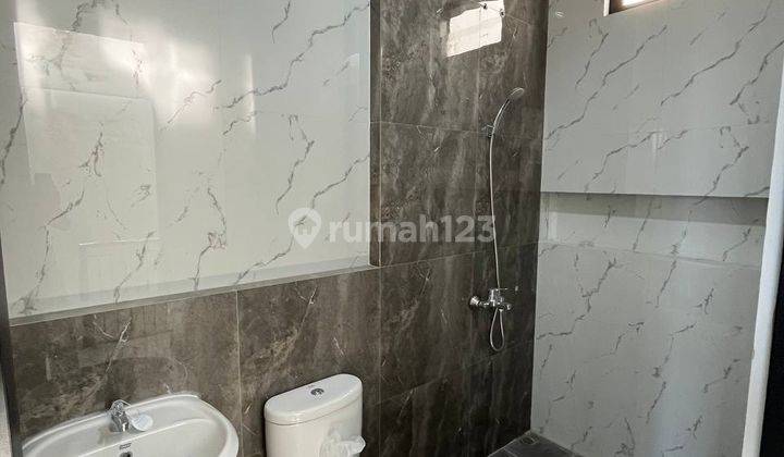 Di Jual Rumah Baru Mulyosari 2