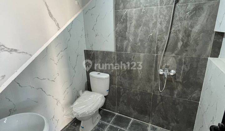 Di Jual Rumah Baru Mulyosari 2