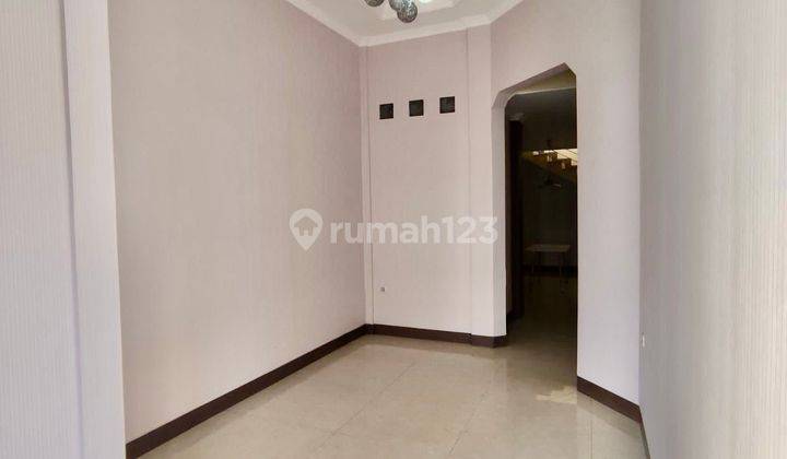 Dijual Rumah 2 Lantai Baru Griya Loka Bsd City 2