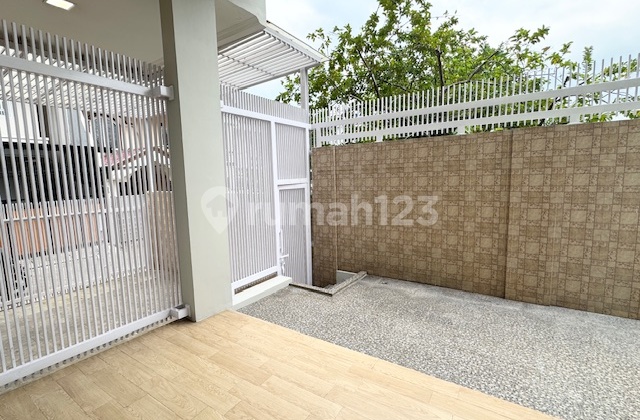 For Sale: RumaBanyo Raya, Kelapa Gading. Good ventilation, natural lighting, fresh air due to the green scenery. 2