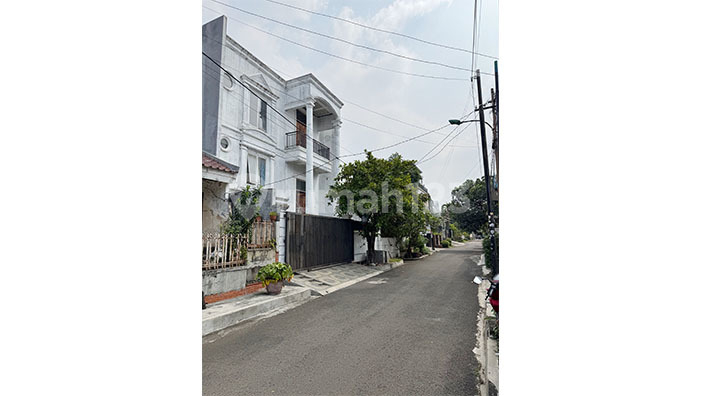 Rumah Kayu Putih Utara, Pulo Gadung Lokasi tenang, rumah sudah tinggi dari jalan 2