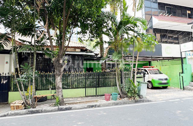 Old House on Salemba Raya, Senen