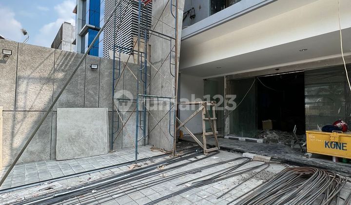 For Sale Building in Kebayoran Baru, South Jakarta For Sale Building in Kebayoran Baru, South Jakarta