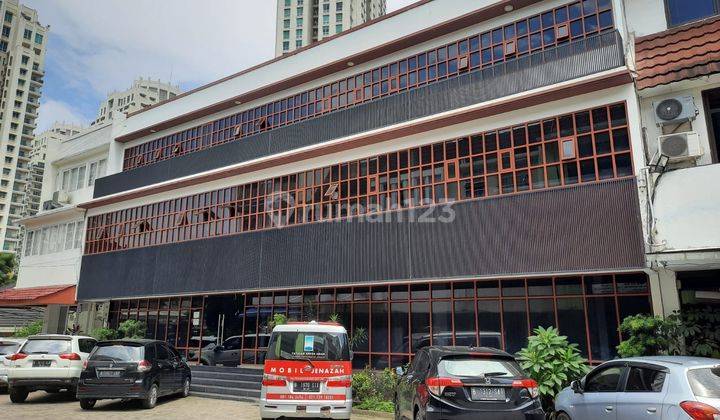 Dijual Ruko / Tempat Usaha di Jalan Raya Kebayoran Baru Jakarta Selatan 1