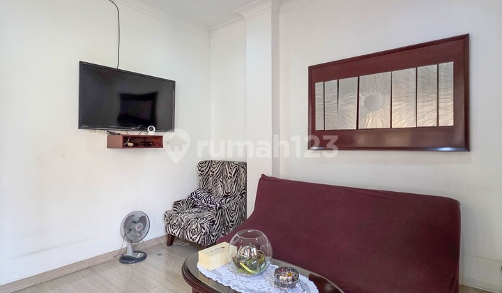 Menerjemahkan ke dalam bahasa Inggris: 2