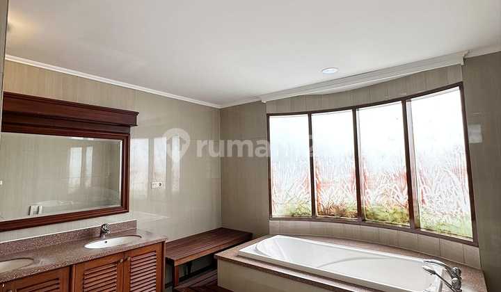 Dijual & Disewakan Rumah Klasik di Menteng   2