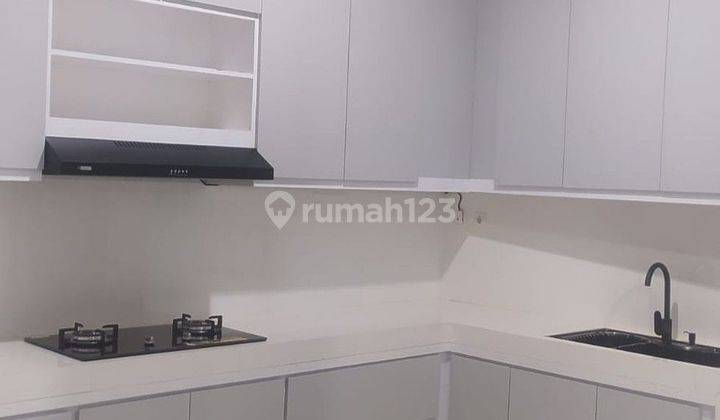 Rumah Baru Siap Huni, Modern, Maguwoharjo 2