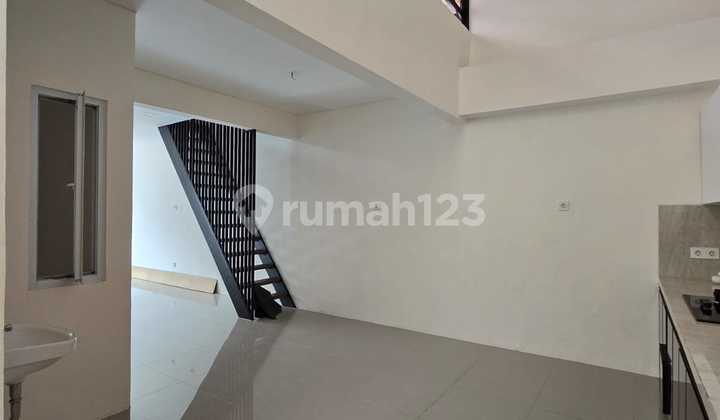 Dijual Rumah Gading Serpong Sudah Shm Luas Tanah 90 M² Di Gading Serpong2 Kt 2 Km Ada Mezzanine. Modern Kitchen Dgn Full Kitchen Setfull Renov Dekat Ke Mall Summarecon Mall Serpong 1
