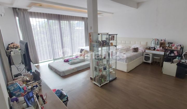 Rumah Murah 2 Tingkat Modernland Ada Kolam Renang 2