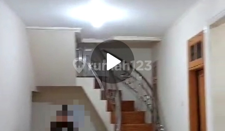 Affordable Simprug Poris 2-Story House with Free Bathtub