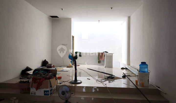 For Rent: 2-Story Shophouse in Poris Indah, Strategic Location