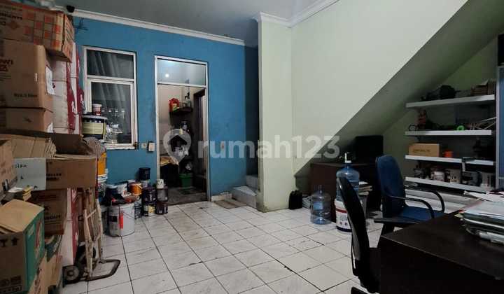 Ruko Gandeng 4,5 Tingkat Di Modernland