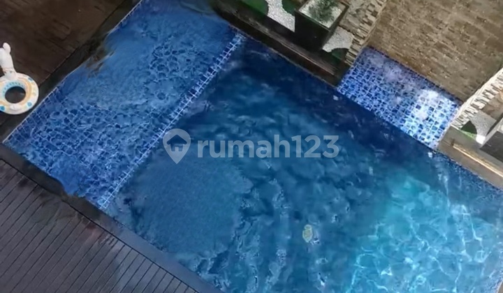 Deluxe 3-Story Luxury House with Swimming Pool Furnished 2222m² Land Area in Banjar Wijaya