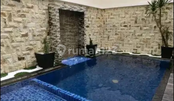 Rumah Mewah Deluxe 3 Tingkat Ada Kolam Renang Furnished Lt 2222 Di Banjar Wijaya  2