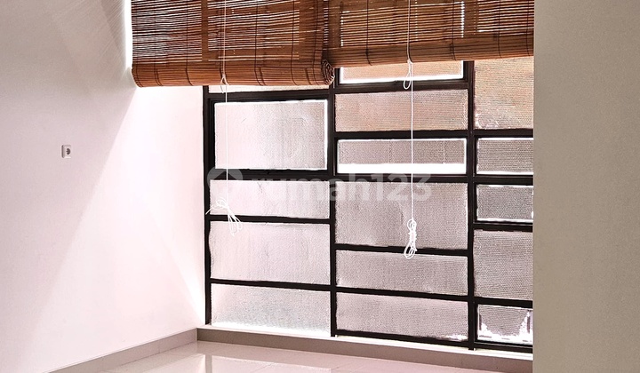 Shop House for Rent in Poris Indah, 3 Floors, 2 AC Units Included 2