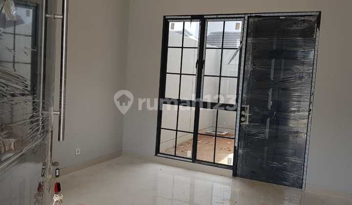 Rumah Murah Banjar Wijaya Di Cluster Dalam Pinewood Belum Pernah Dihuni 