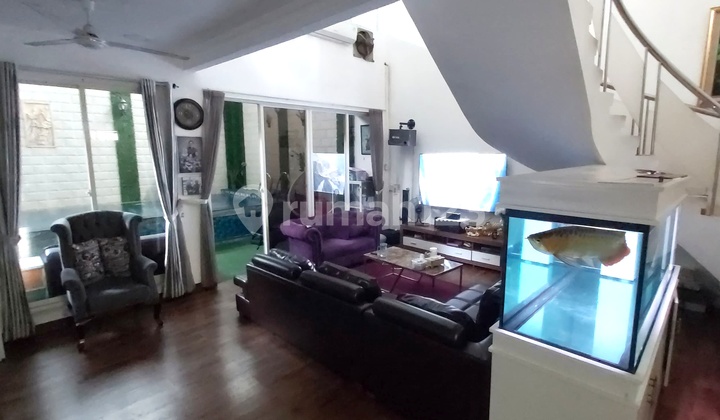 Rumah Murah 2 Tingkat Modernland Ada Kolam Renang