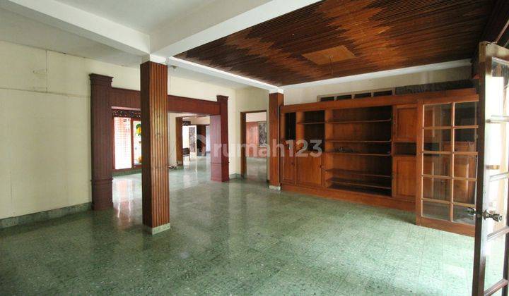 Rumah Halaman Luas di Demangan, Cocok Untuk Tempat tinggal Atau Usaha. 4