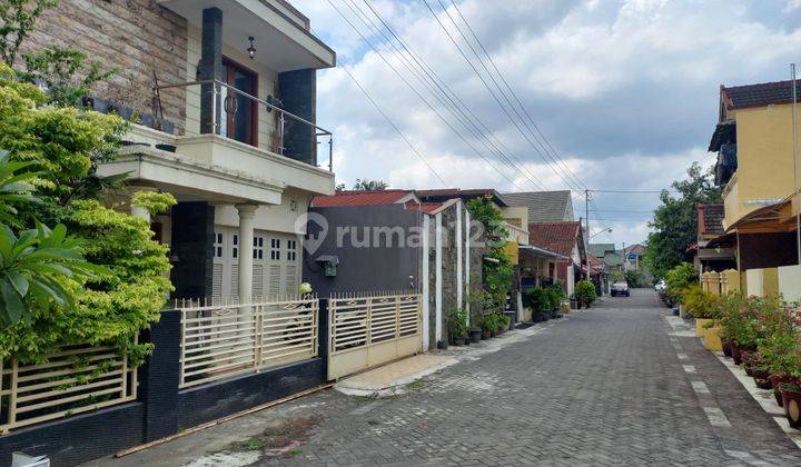 Rumah Minimalis Modern  2 Lantai Perum Nogotirto Gamping Sleman 2