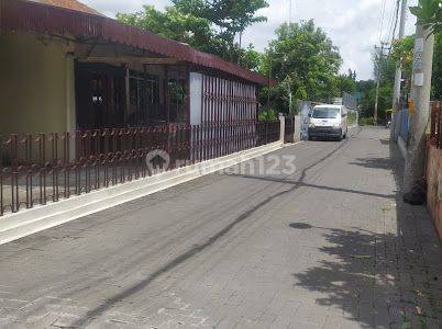 Rumah Luas 5 Kamar Lokasi Dekat Kampus di Jalan Colombo Jogja 1