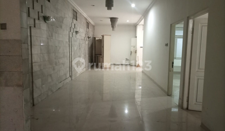 Strategic Shop House for Business/Shop/Clinic on Jl Parangtritis, Mantrijeron, Yogyakarta 2