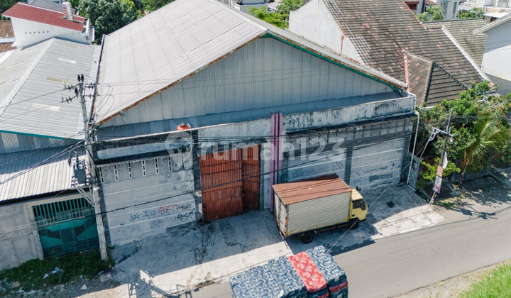 For Sale, Strategic Warehouse Ready to Use in Banyuraden, Gamping - Only 30 Meters from Godean Road Km 5 For Sale, Strategic Warehouse Ready to Use in Banyuraden, Gamping - Only 30 Meters from Godean Road Km 5