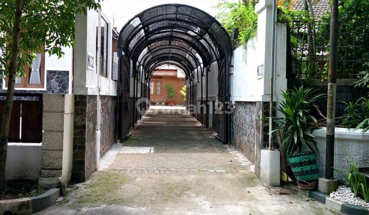 Rumah Klasik Di Pusat Kota Jogja Dekat Dari Alun - Alun Kidul Yogyakarta. Rumah Klasik Di Pusat Kota Jogja Dekat Dari Alun - Alun Kidul Yogyakarta.