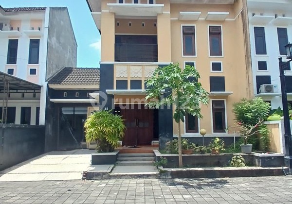 2-Story House in Pondok Permai Housing, Exclusive & Strategic Residence in Sendangadi, Mlati, Sleman 2-Story House in Pondok Permai Housing, Exclusive & Strategic Residence in Sendangadi, Mlati, Sleman