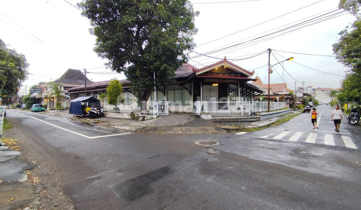 Rumah Klasik Dekat Alun Alun Selatan Patehan Kraton Yogyakarta 1