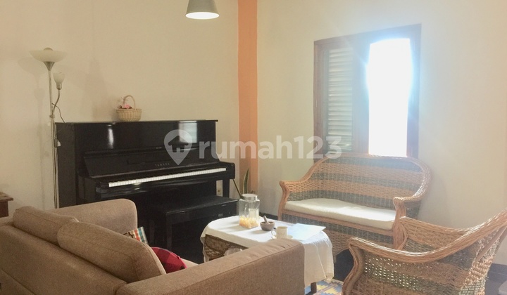 MINIMALIST HOUSE WITH CLASSIC DESIGN, NEAR WIROSABAN GENERAL HOSPITAL & UAD CENTER