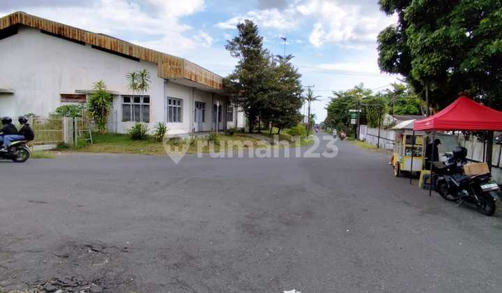 Factory & Warehouse 29000 Square Meters Near Sleman Regional Hospital