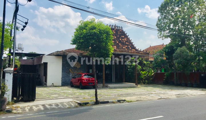 STRATEGIC BUSINESS SPACE ON DR. SUTOMO STREET, NEAR STELLA DUCE HIGH SCHOOL. STRATEGIC BUSINESS SPACE ON DR. SUTOMO STREET, NEAR STELLA DUCE HIGH SCHOOL.